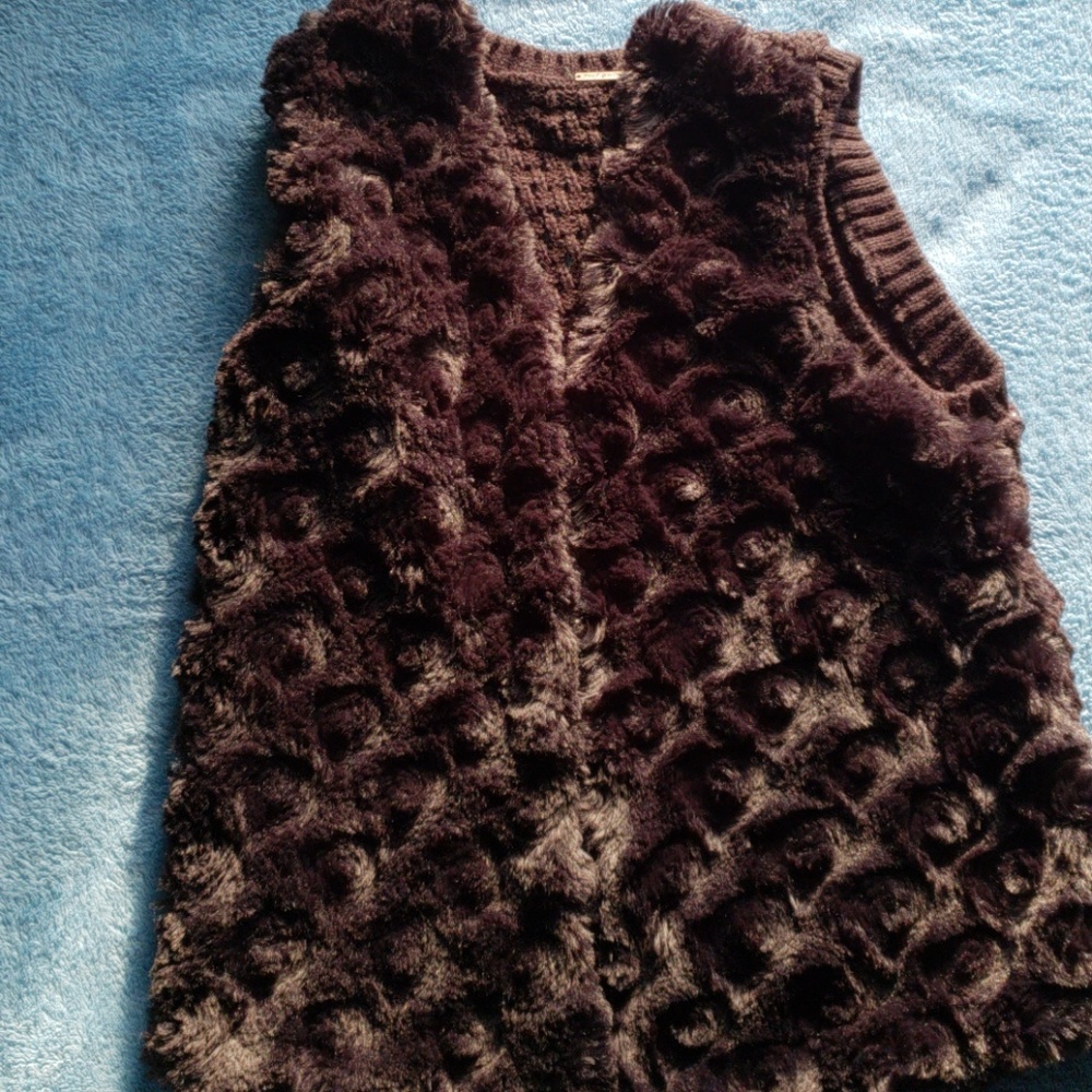 soft black vest excellent condition size s